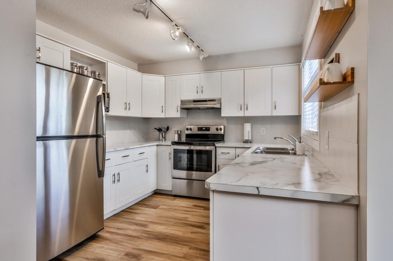 Charming 1 Bdrm Plus Loft With Views Managed By Little Sister Getaways Canmore Exterior photo