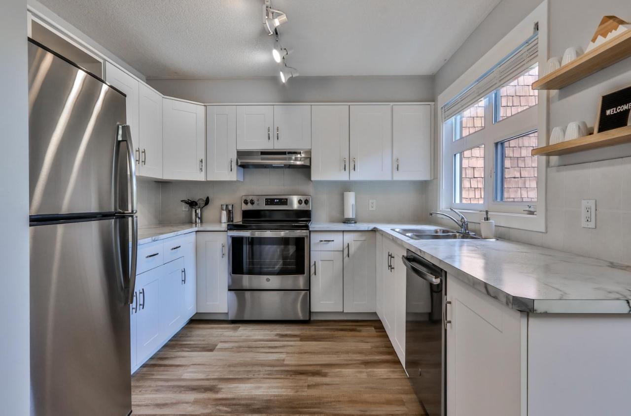 Charming 1 Bdrm Plus Loft With Views Managed By Little Sister Getaways Canmore Exterior photo