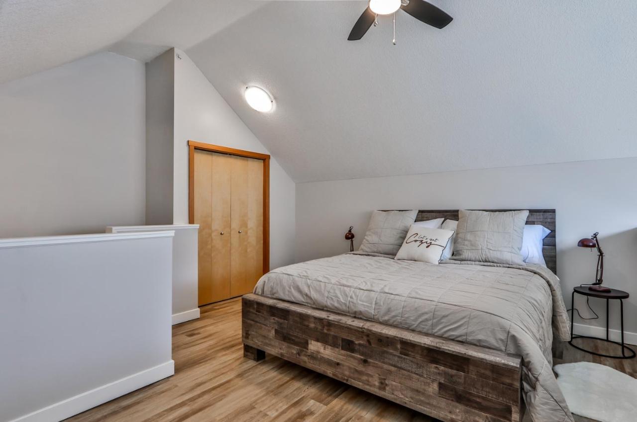 Charming 1 Bdrm Plus Loft With Views Managed By Little Sister Getaways Canmore Exterior photo