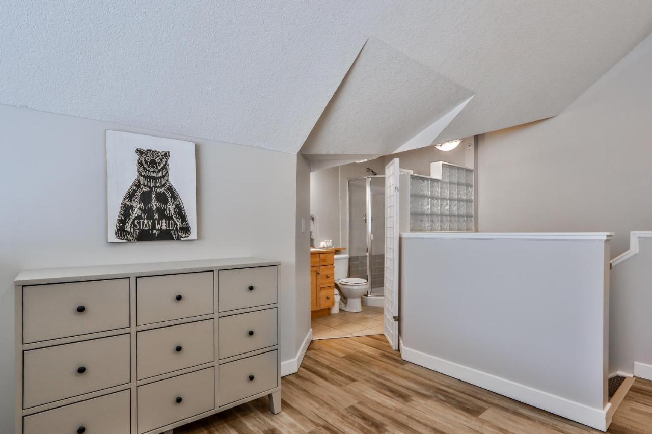 Charming 1 Bdrm Plus Loft With Views Managed By Little Sister Getaways Canmore Exterior photo
