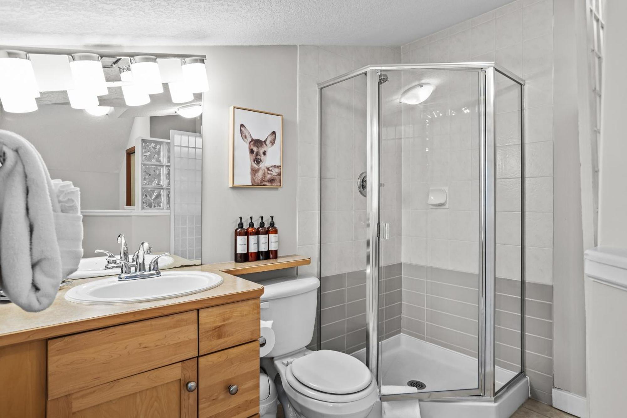Charming 1 Bdrm Plus Loft With Views Managed By Little Sister Getaways Canmore Exterior photo