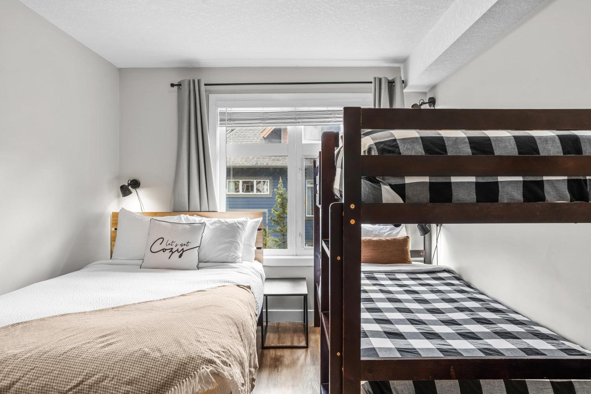 Charming 1 Bdrm Plus Loft With Views Managed By Little Sister Getaways Canmore Exterior photo